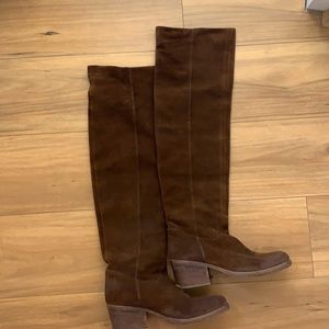 Beautiful long boot up to the knee